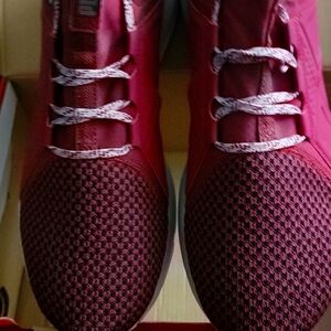 I am selling Puma sneakers